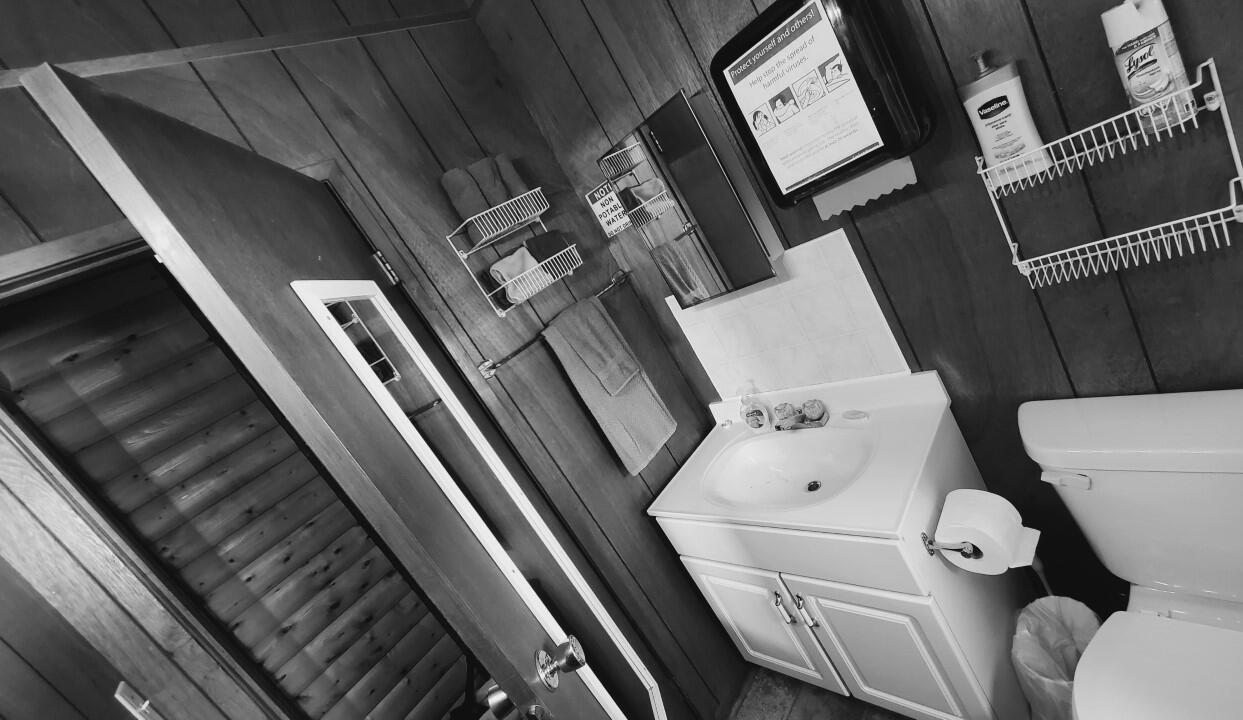 Main Bath Tub & Shower Cabin
